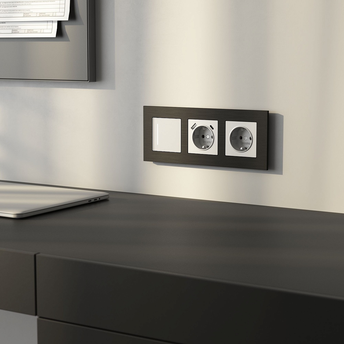 Рамка из металла на 3 поста АluMax черный алюминий W0033508